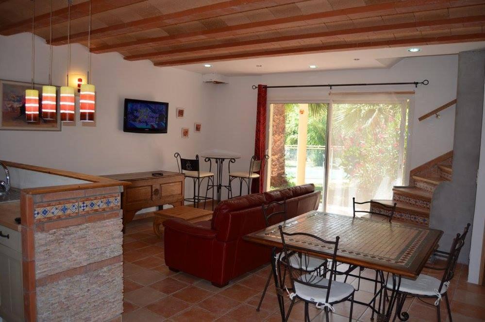 Au Bon Vivre Apartment *